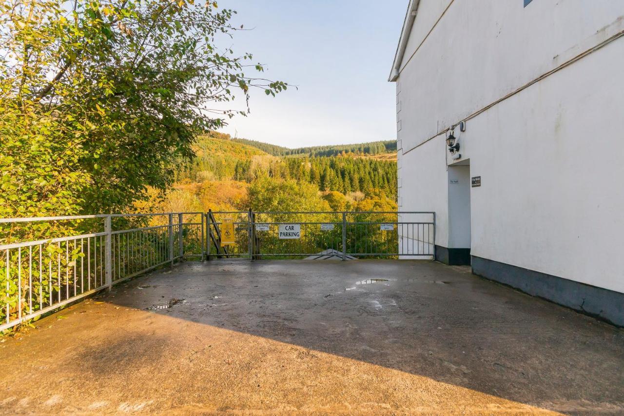 The Nook In The Afan Forest Bike Park By Staystaycations ポート・タルボット エクステリア 写真
